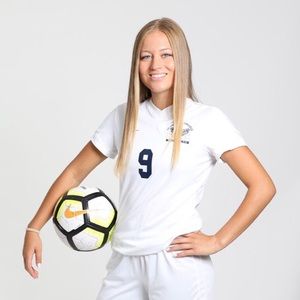 Meet your Posher, Deserae